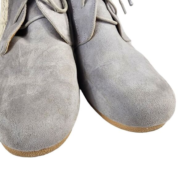 Maurice’s Gray Overlay lace  Wedge Heels - Picture 5 of 8